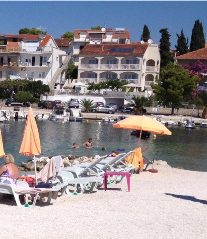 Apartments Mjm Trogir Luaran gambar